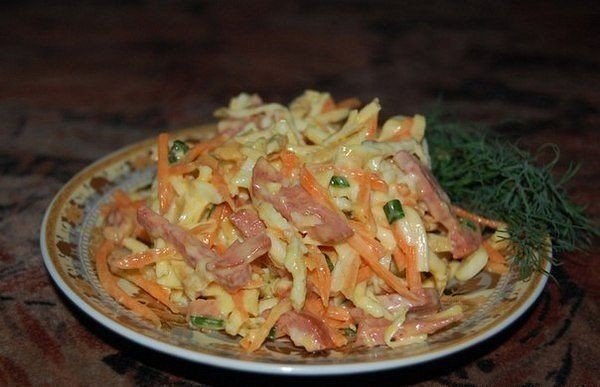 ТОП-10 САМЫХ БЫСТРЫХ САЛАТОВ! ГОТОВЯТСЯ ЗА 10 МИНУТ. 1. Салатик из крабовых палочек с помидорами ... - 8