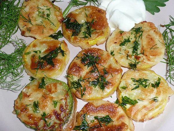 Кабачки в чесночном кляре. Ваши домашние останутся довольны этим блюдом, да так, что попросят ...