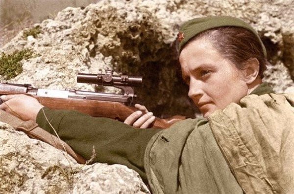 Людмила Павличенко, 1942 год.Самый успешный снайпер среди женщин в истории.