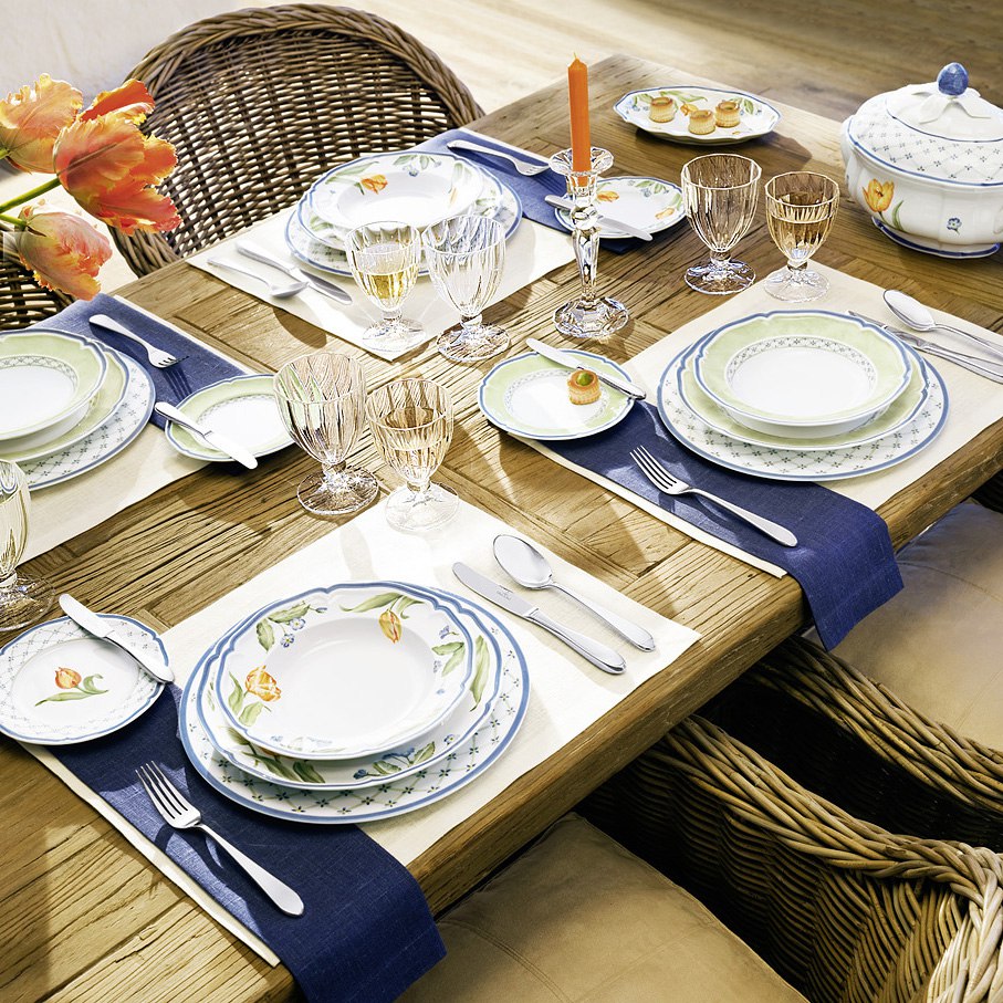 Каким бы не был роскошным и богатым стол, накрывать его скатертью считается правилом хорошего тона. ... - 4