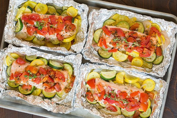 Лосось в фольге с овощами. Красивый рецепт ароматной красной рыбы (семга, форель и т.п.), запеченной ... - 6