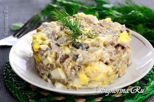 Салат с грибами и яйцами.на 100грамм - 67.3 ккалБ/Ж/У - 4.16/2.24/7.92Ингредиенты:Шампиньоны — 300 ...