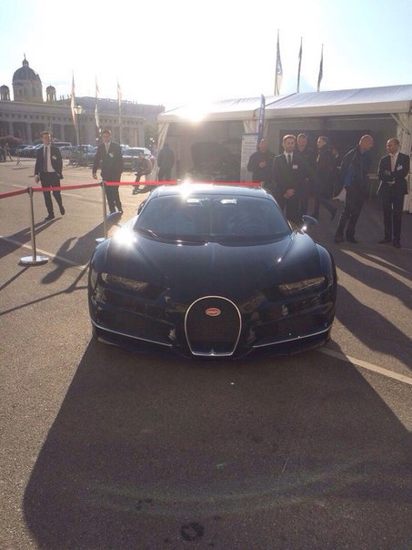 : Bugatti Chiron.,  - 4