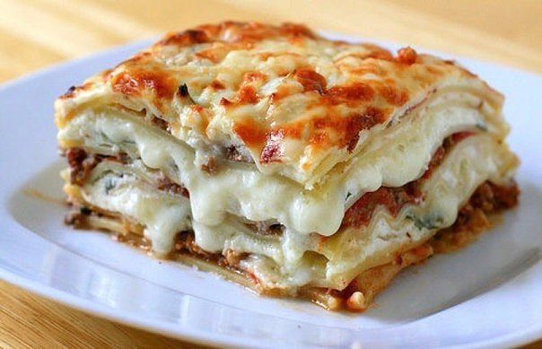Лазанья с соусом