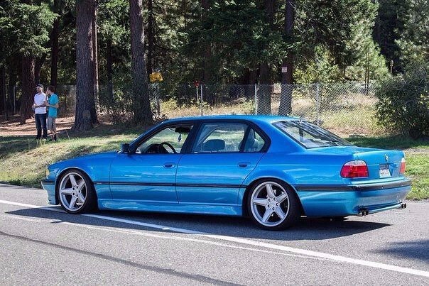 BMW E38 - 2