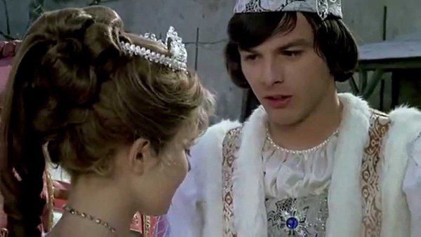 Три орешка для Золушки (1973).Рейтинг КиноПоиска: 8.1 из 10 Сюжет: Мачеха Золушки всеми силами хочет ... - 2