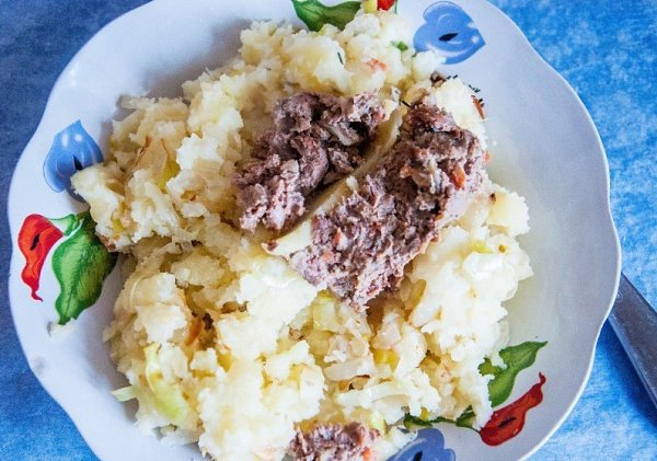 Пирожки с картошкой и печенью.Ингредиенты:Для теста:Схие дрожжи - 70 г Вода теплая - 1 ст. Сахар - 2 ... - 8