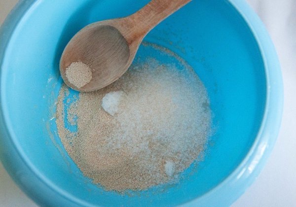 Пирожки с картошкой и печенью.Ингредиенты:Для теста:Схие дрожжи - 70 г Вода теплая - 1 ст. Сахар - 2 ... - 2