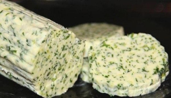 Чесночно-укропное, очень ароматное масло.Это чесночно- укропное ароматное масло пригодится вам не ...
