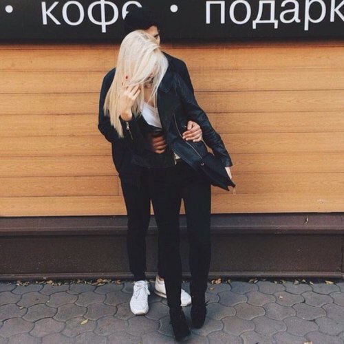 Кроме него, я не вижу рядом с собой другого человека. Хоть убейте. Не вижу.