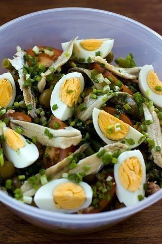 Салат Нисуаз (Nioise). Блаженство! Это действительно нереально вкусно! Абсолютно уверена, что вы с ... - 9
