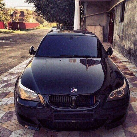 BMW M5 (e60)