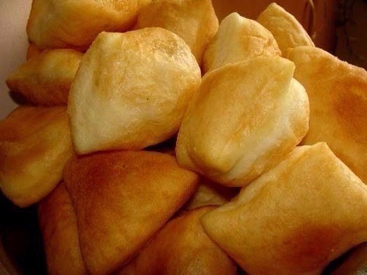 БАУРСАКИ. ПОТРЕБУЕТСЯ: 0,5 чайной ложки теплого молока 2 столовые ложки сметаны 1 чайная ложка ...