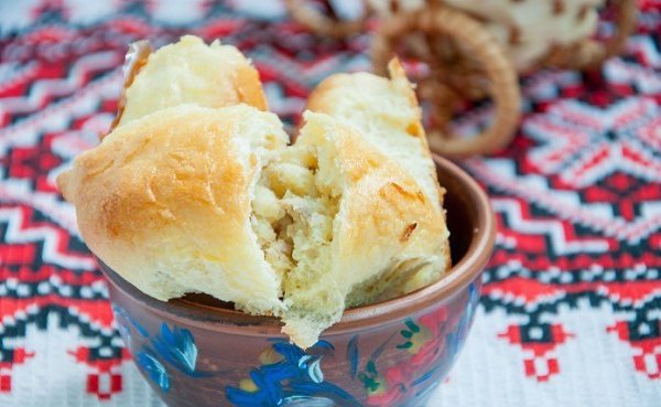 Пирожки с картошкой и печенью.Ингредиенты:Для теста:Схие дрожжи - 70 г Вода теплая - 1 ст. Сахар - 2 ...