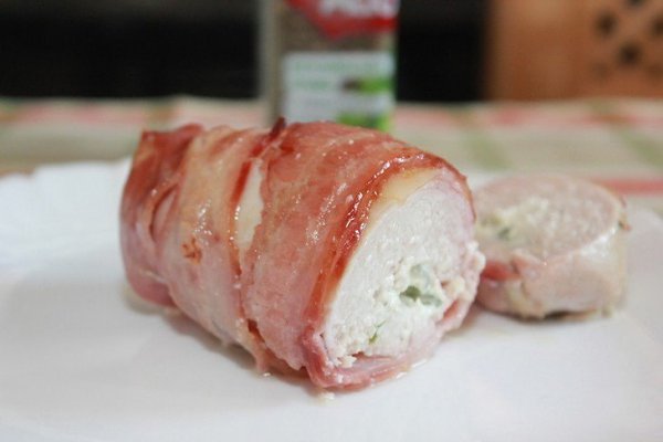 Куриные грудки, фаршированные козьим сыром и зеленью.Ингредиенты 4 порцииКуриная грудка 4 ...