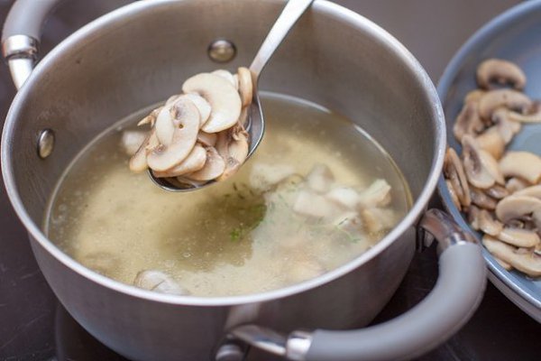 Грибной крем-суп. Этот удивительный по вкусу и нежнейший по консистенции суп стоит приготовить даже ... - 4