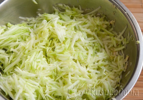 Котлеты из кабачков. Рецепт кабачковых котлет очень простой. Котлеты получаются сочные, свежие и ... - 3