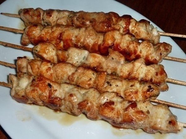Шашлык из курицы в духовке.Ингредиенты:Филе курицы — 2 ШтукиРастительное масло — 2 Ст. ложкиЧеснок — ...