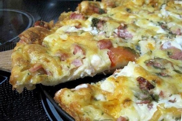 Рецепт пиццы минутка – отменный вкус без особых хлопот.Ингредиенты:Для теста:Сметана – 4 ст. ...