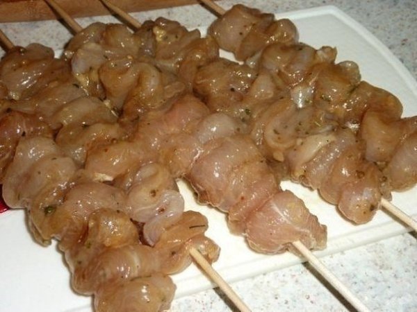 ШАШЛЫК ИЗ КУРИЦЫ В ДУХОВКЕ.ИНГРЕДИЕНТЫ: Филе курицы — 2 Штуки Растительное масло — 2 Ст. ложки ... - 3
