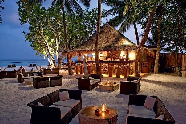  onstance Moofushi Resort  . - 7