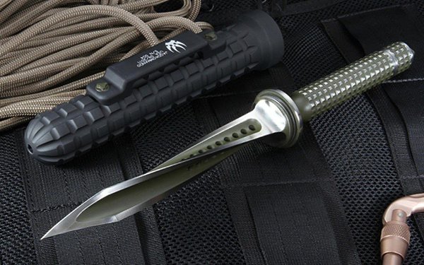 Jagdkommando - клинок, имеющий узкое предназначение, он создан специально для того, чтобы убивать ...