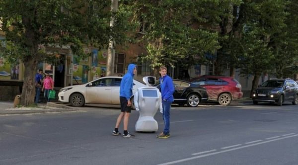 Робот сбежал с испытательного полигона в Перми и почти час ездил по городу, пока его не поймали