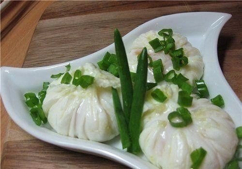 Яйца-пашот "Мешочки" Приготовление: 1. Нам понадобится пищевая пленка, на каждое яйцо ... - 5