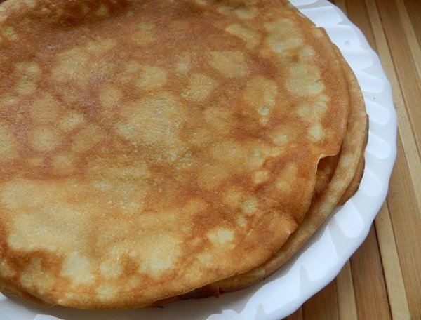 Рулетики из блинов с лососем. Рулетики из блинов с лососем - это простая, но очень вкусная закуска. ... - 2