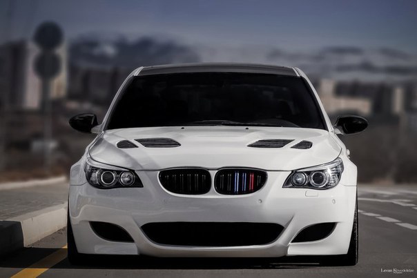 M5 (E60) - 6