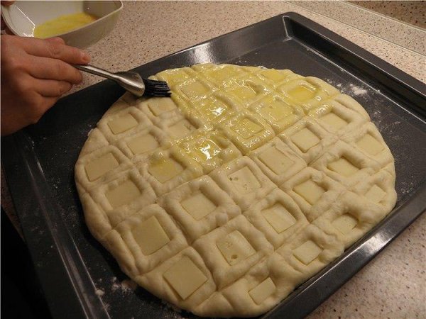 Погача (словенская кухня) .Вообще, погача- это вид низкого хлеба . Очень популярна на Балканах и как ... - 6