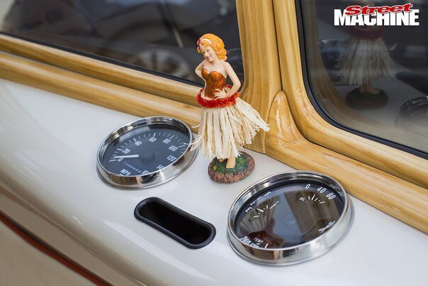 VW Type 2 Kombi Bus Surf Seeker Custom by Ron Berry. - 8