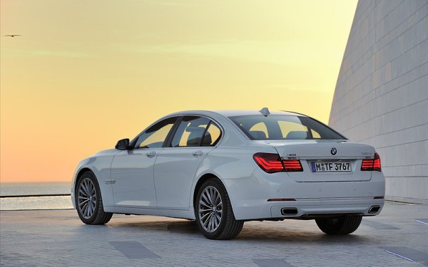 BMW 7 Series 2013 - 7