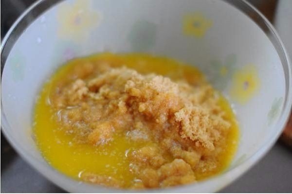 Простой в приготовлении и вкусный чизкейк.Ингредиенты:Песочное печенье — 150 г Сливочное масло — 70 ... - 2