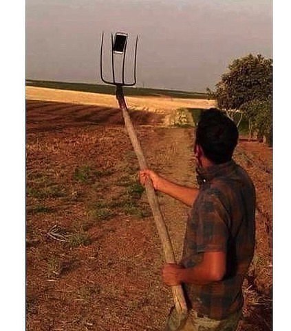    )))