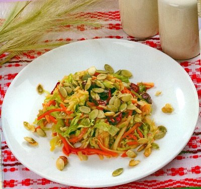 Салаты с капустой и кукурузой.В приготовлении салатов очень часто используют консервированную ... - 5