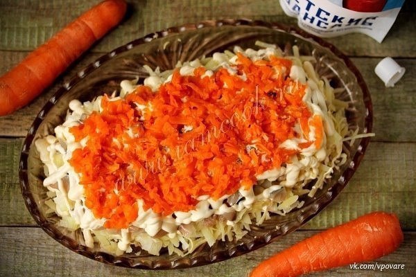 Салат «скумбрия под шубой».Ингредиенты:Картофель - 3 шт; Яйцо куриное - 3 шт; Морковь - 1 шт; Свекла ...