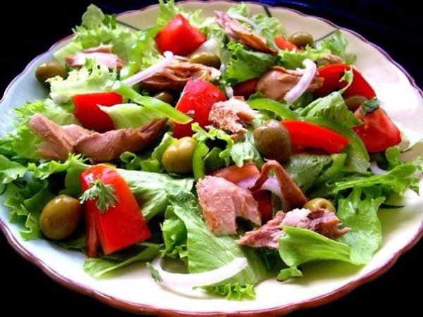 Десятка легких салатов для вкусного ужина. 1. Лёгкий салат с сырно-горчичной заправкой Итого на 100 ... - 2