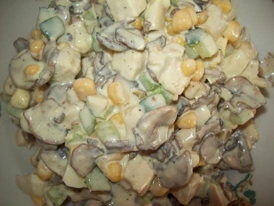 Подборка салатов со свежими ОГУРЧИКАМИ. 1. Куриный салат с яйцами и грибами Ингредиенты: Копченая ... - 5