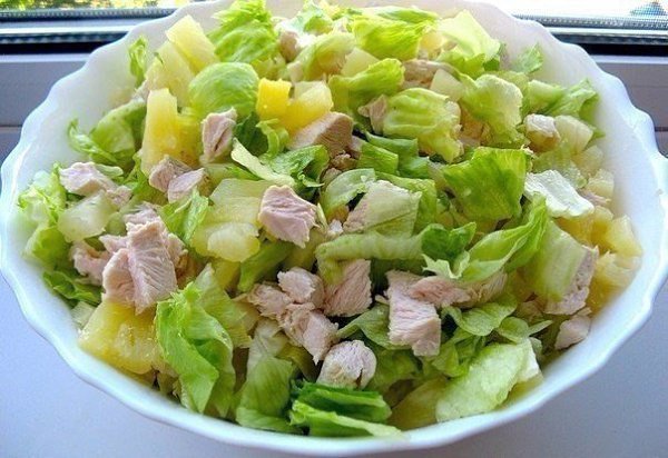 Десятка легких салатов для вкусного ужина. 1. Лёгкий салат с сырно-горчичной заправкой Итого на 100 ... - 3