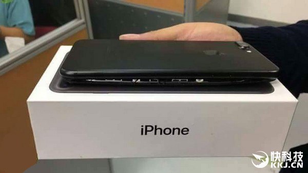 Samsung   Apple. iPhone 7  ,  iPhone 7 Plus  .  , ...