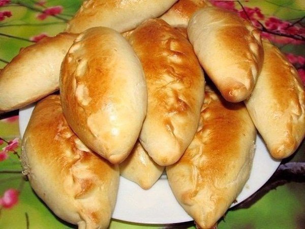 ДОМАШНИЕ ПИРОЖКИ: ТОП-5 РЕЦЕПТОВ.1) Пирожки из дрожжевого теста с яблокамиИНГРЕДИЕНТЫ: молоко 500 мл ... - 4
