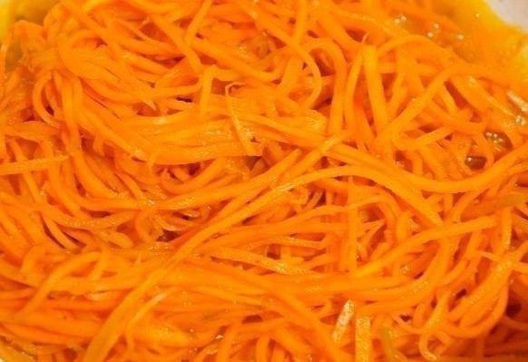 Салат с курицей и морковью по-корейски.Представленный салат готовится очень быстро, при этом, ... - 2