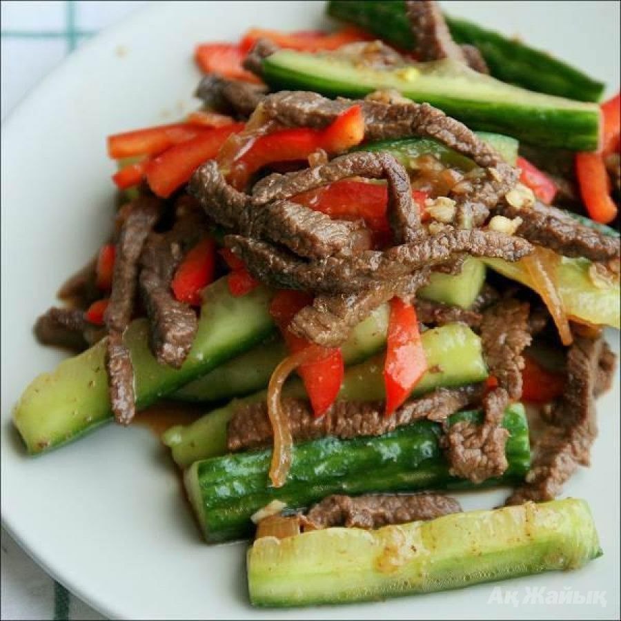 Огурцы с мясом