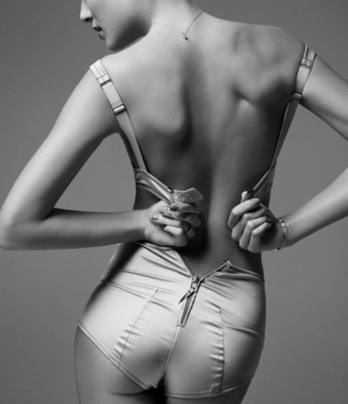 Femme. - 2