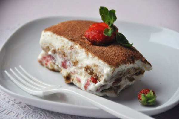 Клубничный тирамису.Клубничный тирамису — вкусный рецепт для вас. Ингредиенты Клубника –200 г, банан ... - 3