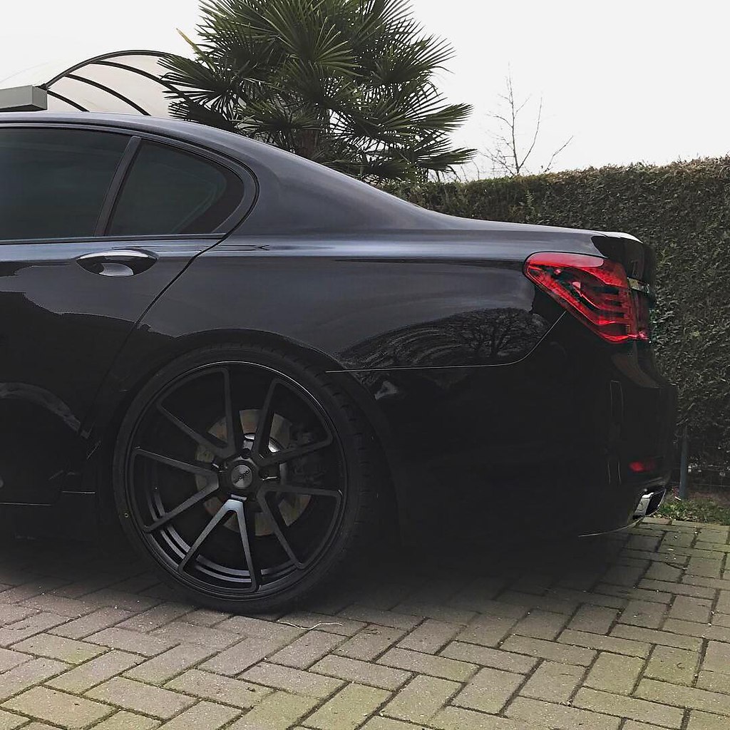 BMW 7-series