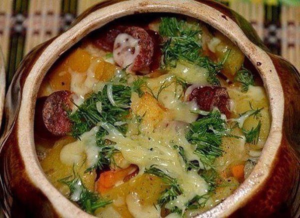 ТОП-10 потрясающих рецептов блюд в горшочках.1.Жаркое из курицы по-русскиИнгредиенты:Курица весом ... - 9