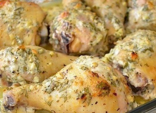 Куриные голени в сметанном маринаде. Вам потребуется: Курица голени — 1300 г Сметана — 1 стакан ...