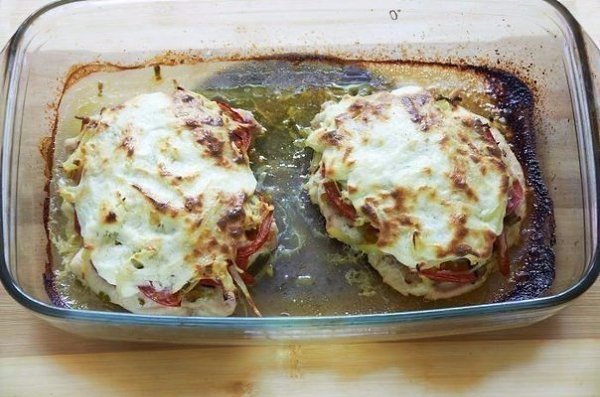 Куриная грудка под шубой.Ингредиенты:Очень вкусно и не особо сложно!Вам потребуется:Грудка куриная 2 ...